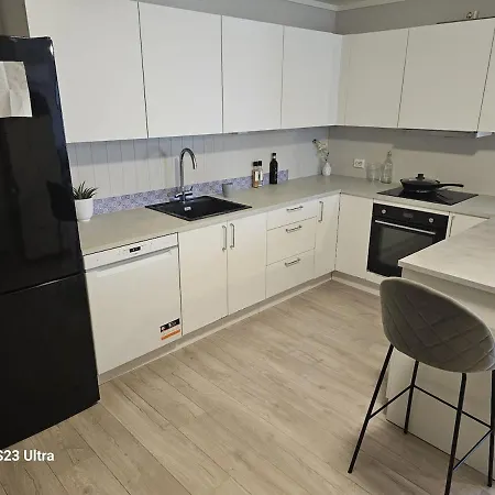 Cosy Hamresand's Semi-detached House *