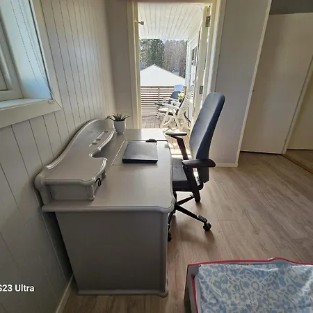 Cosy Hamresand's Semi-detached House